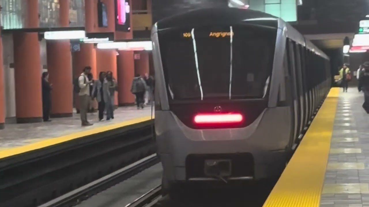 MR-73 and Azur galore at McGill station on the green line during rush hour 