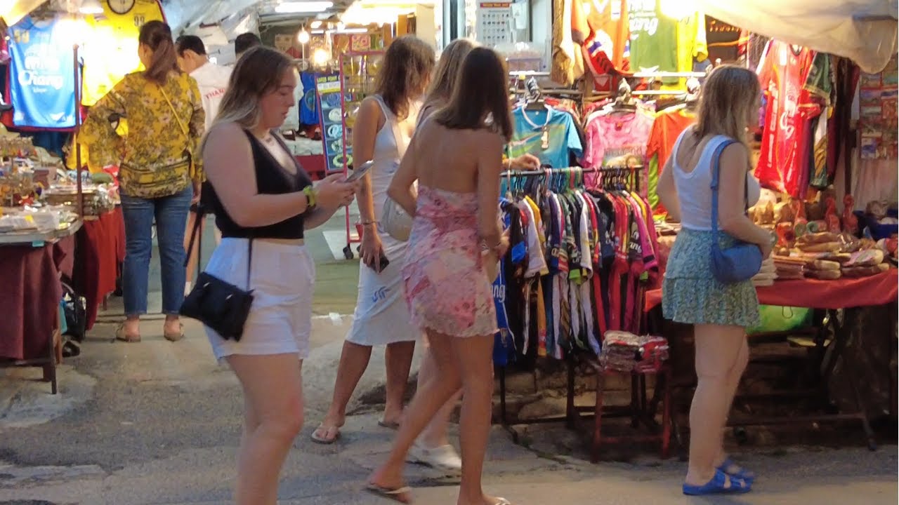 Kalare Night Bazaar, Chiang Mai Province 清迈卡拉尔夜市
