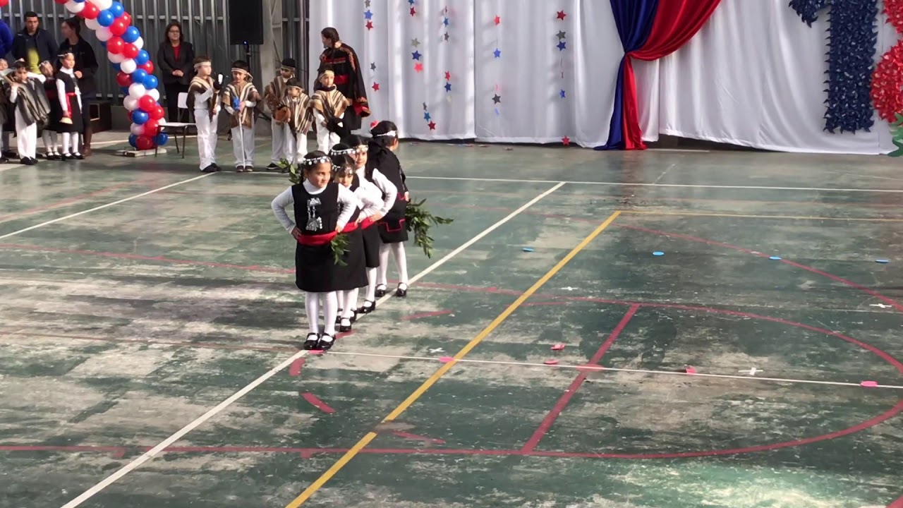 1º básico A - Danza Mapuche PEWEN