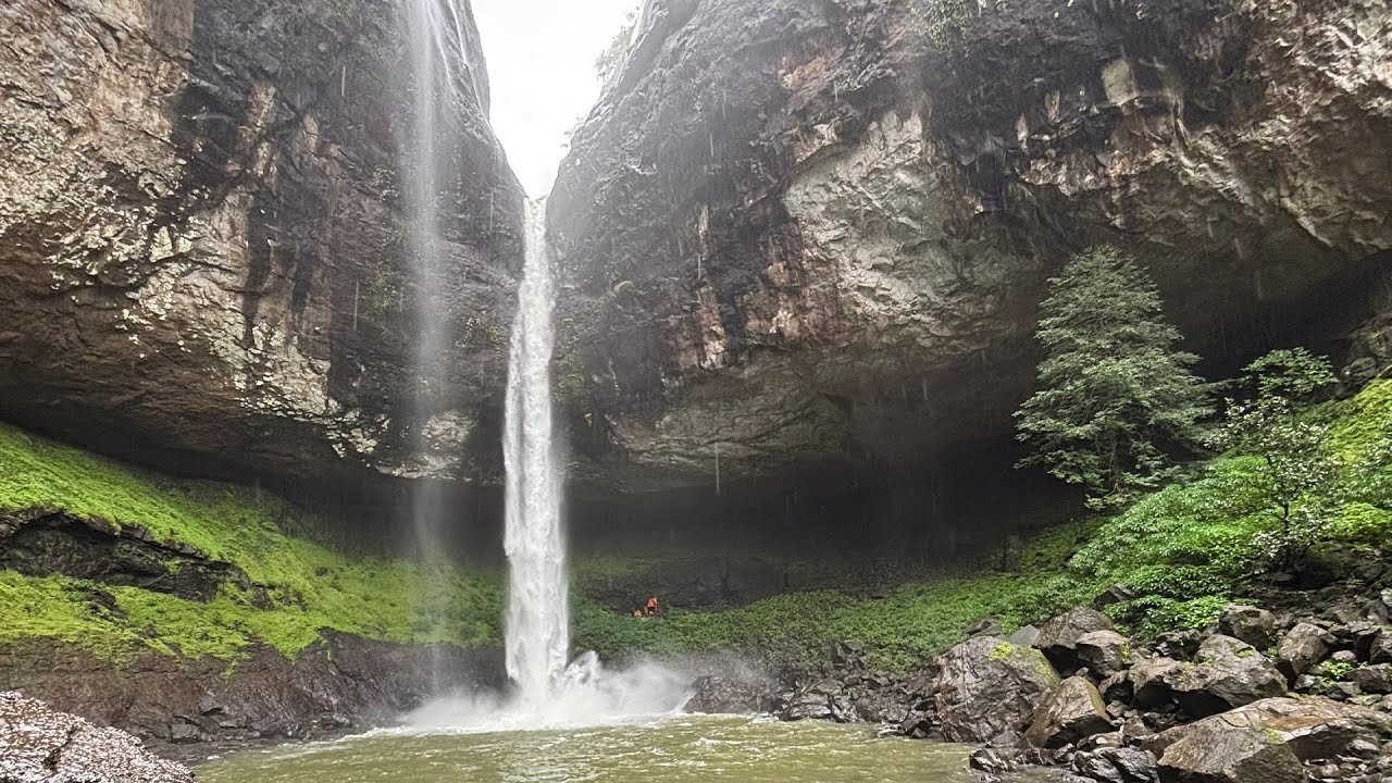 Devkund Waterfall Trek 2025 | Hidden Paradise of Maharashtra | Travel Vlogs