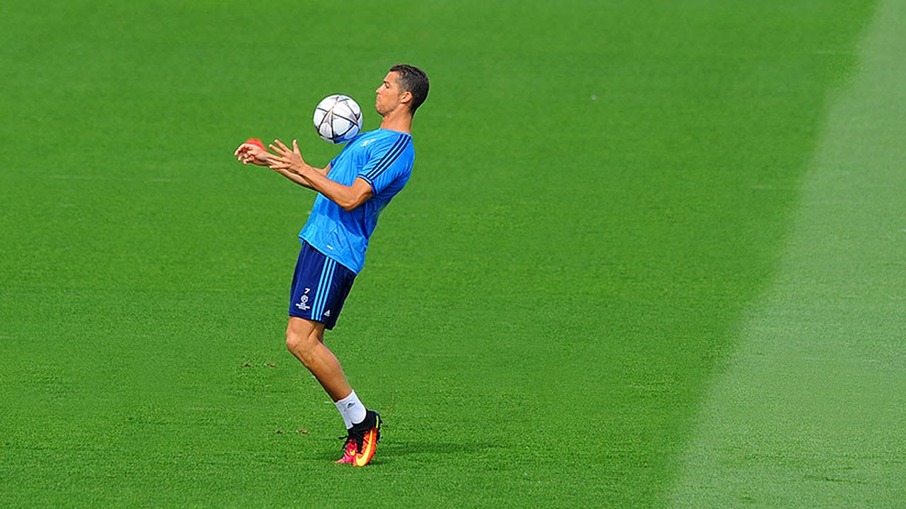 Cristiano Ronaldo ● Skills, Tricks, Freestyle in Training
