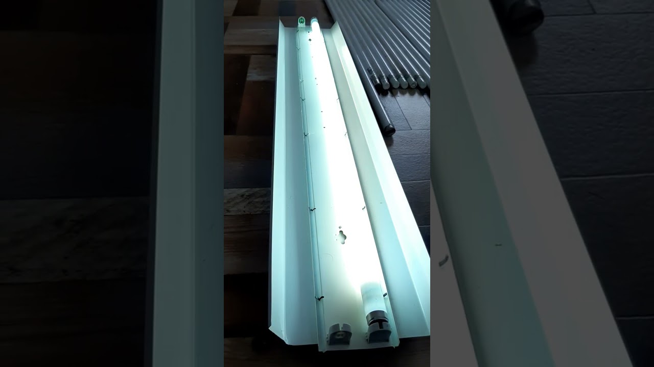 Récupération de tubes fluorescents #64 + 7 starters
