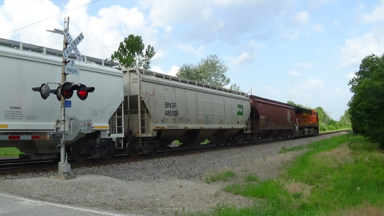 Horn Show and BN Legacy Hoppper on BNSF Grain Train