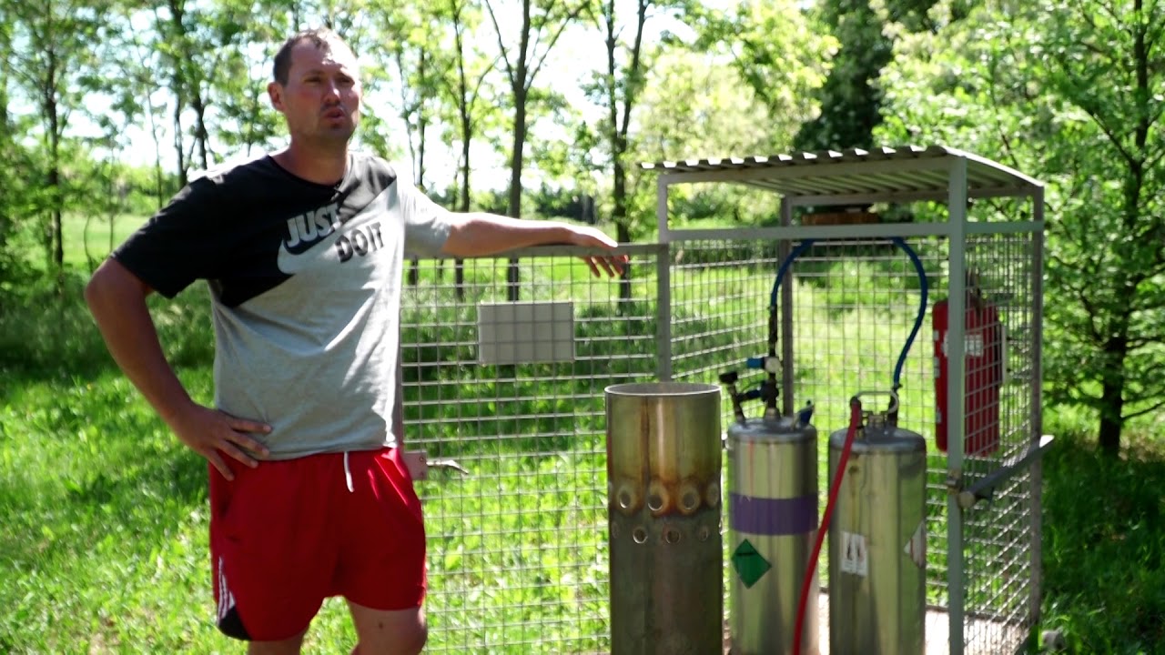 1000arcú02: Jégesőelhárító