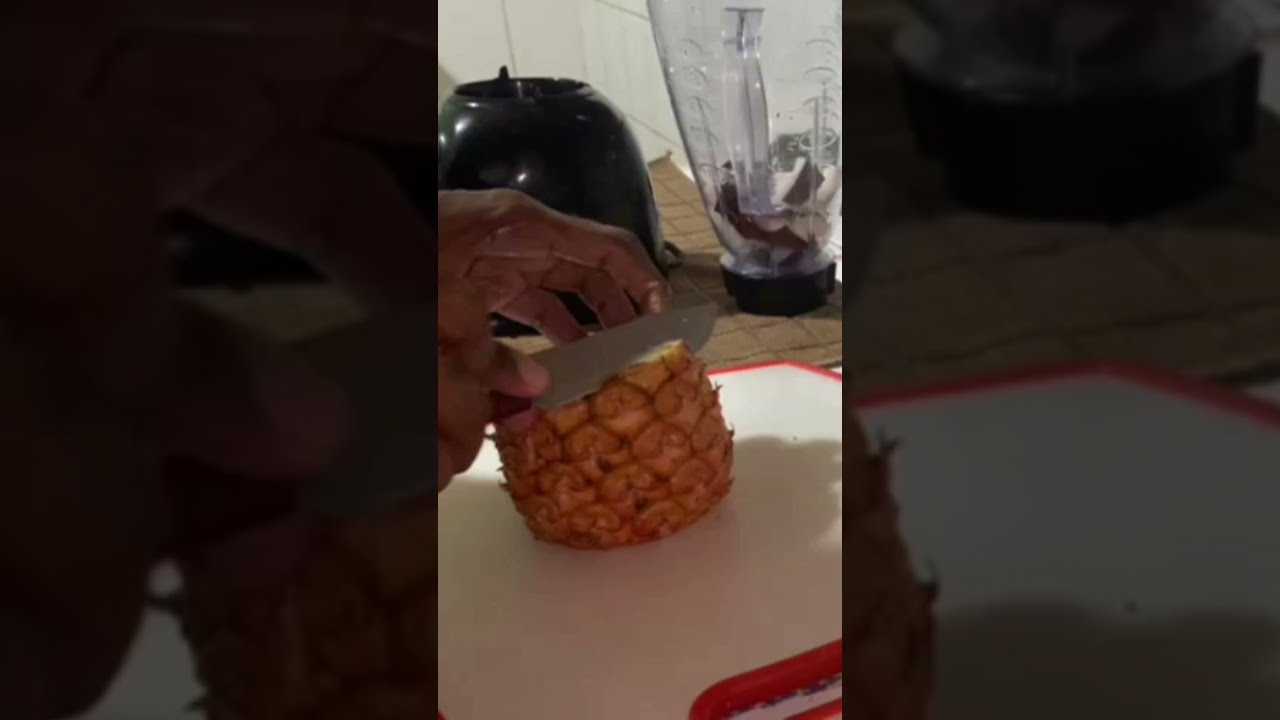 How to peel pineapple? | #Pineapple_challenge | | #Shorts | Chef Andr&eacute; Davy