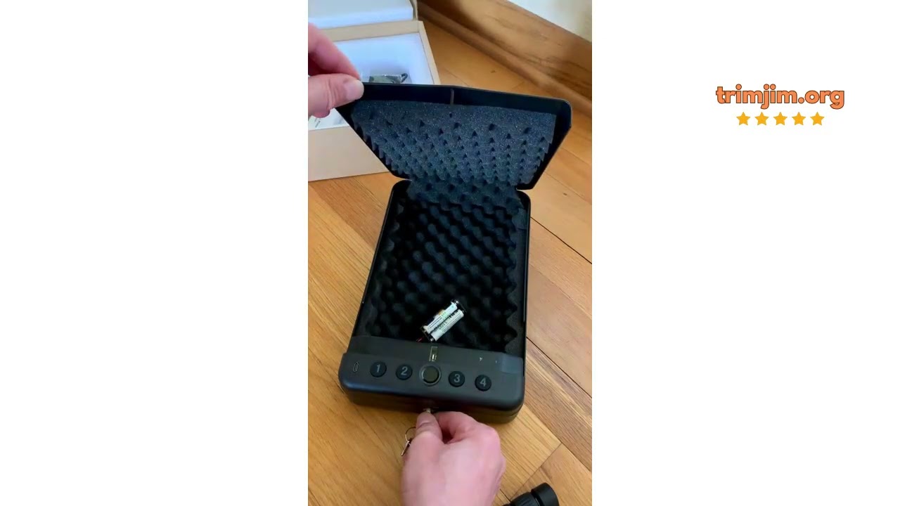 Review HOLEWOR Gun Safe Small Pistol Safe Biometric Gun Lock Box for Handgun, Fingerprint Quick Acce