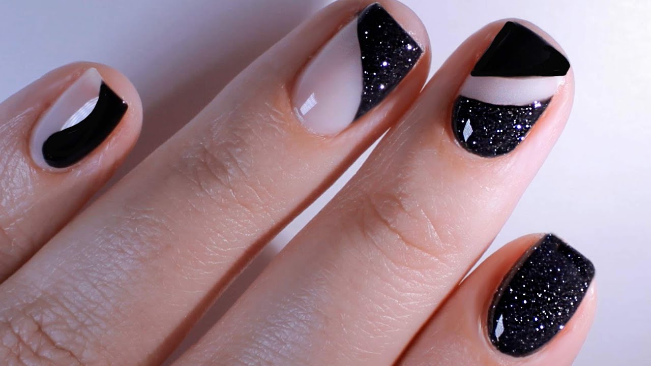 Black REFLECTIVE GEL Glitter New Years Eve Nails *SO SPARKLY* ✨