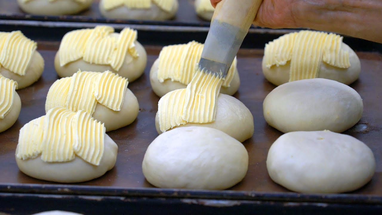 삼송빵집 무려 7억원어치 빵 기부?! 64년 전통!! 중독성 갑 전국 최강 원조 마약빵?! /drug bread/ sweet corn bread/Korean street food