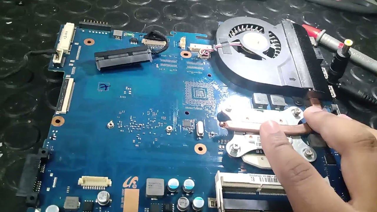 SAMSUNG RV411 não gera imagem e já passou por assistência - confira o reparo