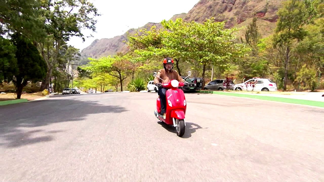 Conheça o scooter retrô Collection 150