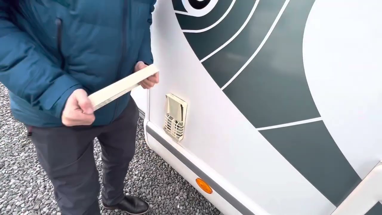 Chausson Flash C646 Handover