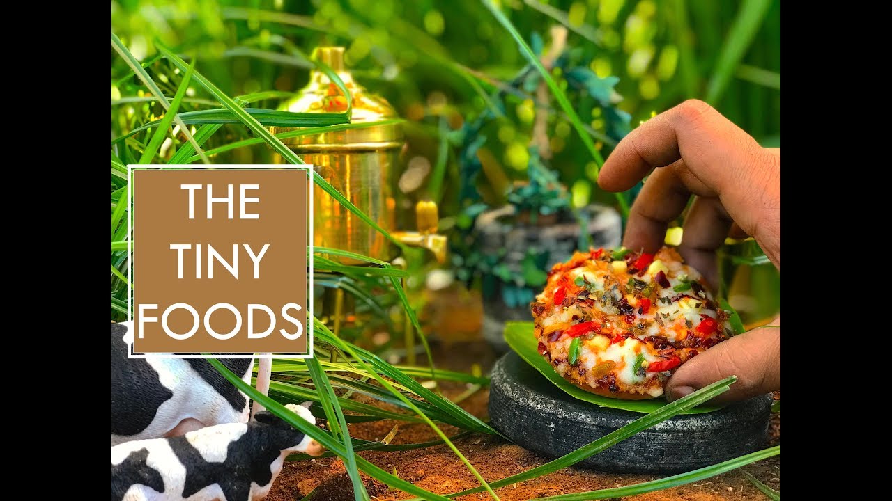 Veg Cheese Pizza Recipe | Veg Pizza On Tawa Without Oven | Pizza On Pan | E18 | The Tiny Foods