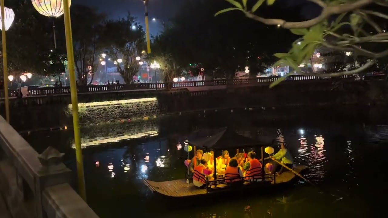 Đêm Huyền ảo phố cổ Hoa Lư - Ninh Bình