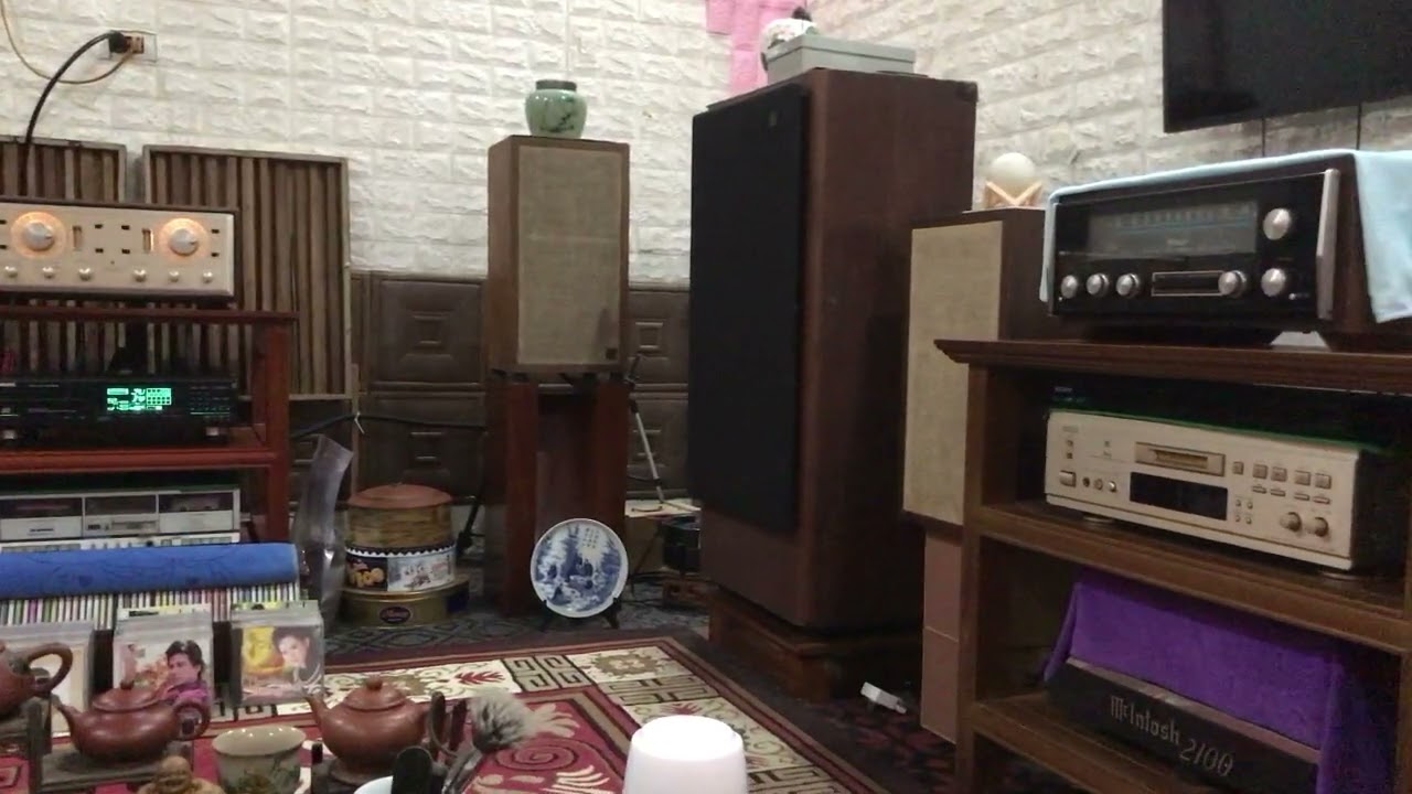 Xuân này con không về. Cụ chế 