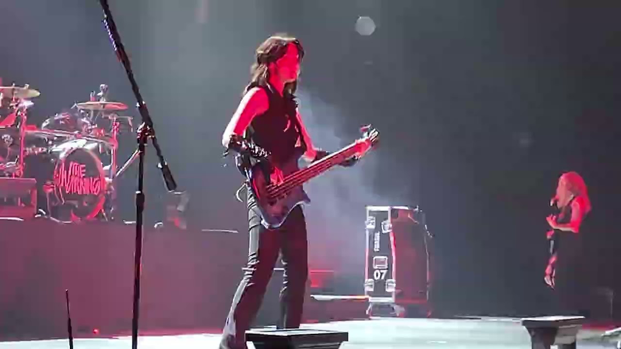 The Warning full show in Monterrey at Auditorio Pabellon M. 25/10/2023 2160p60
