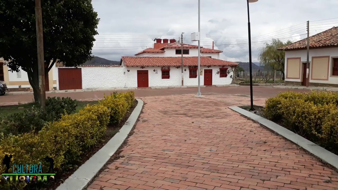 Parque Principal De Tota, Boyacá.