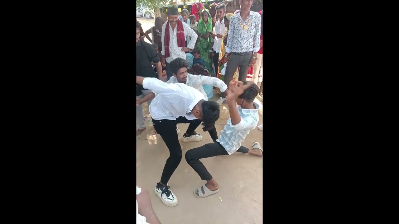 દેશી ઢોલ ના તાલે બહેની 