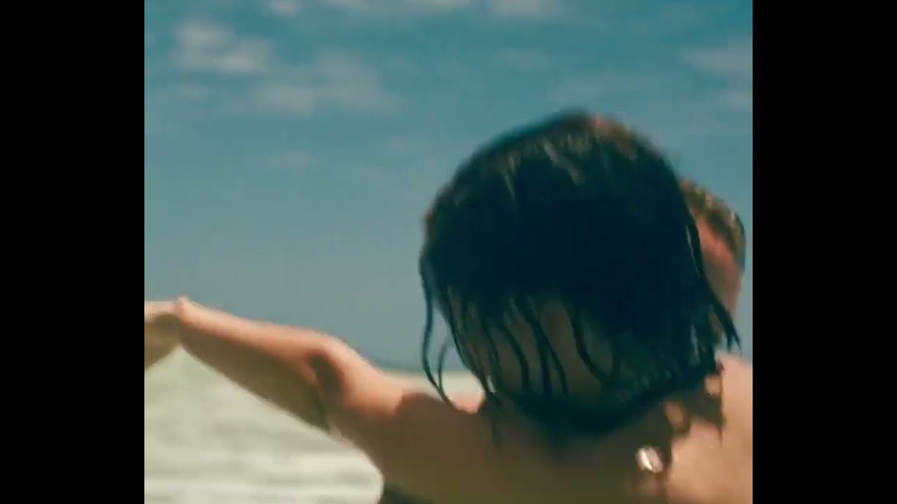 Ana de Armas Kiss Scene &ndash; Eden (2025) 
