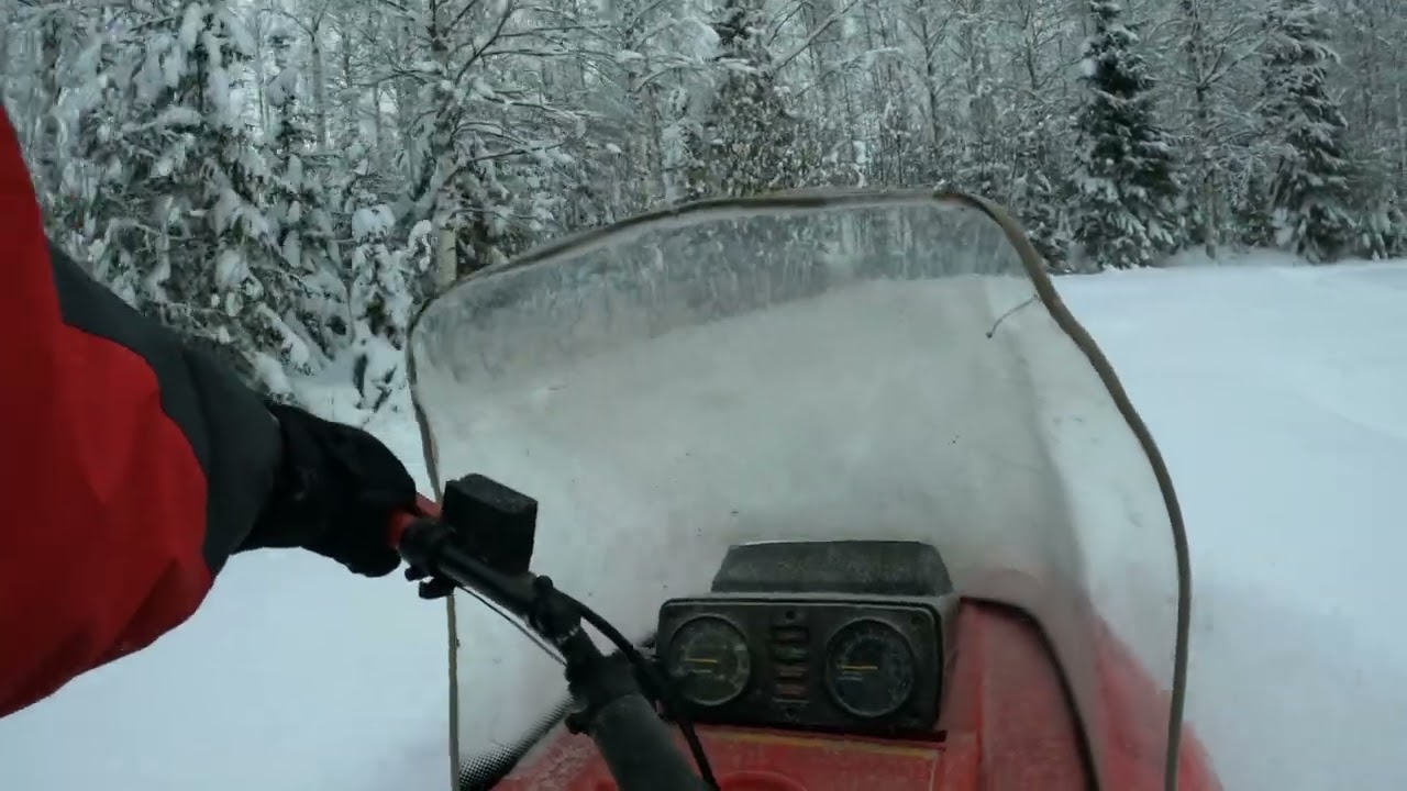 Polaris Widetrak testiä puuterilumessa @kuhankerkiin