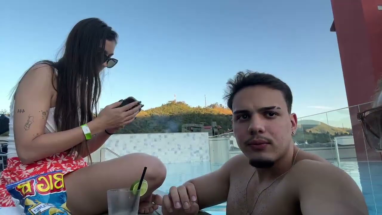 #duduknal em #Twitch | [+18] IRL - PISCININHA 🤽‍♂️ COM A RAINHA E PRIMEIRA DAMA DE BATATAIS 👸🥔...