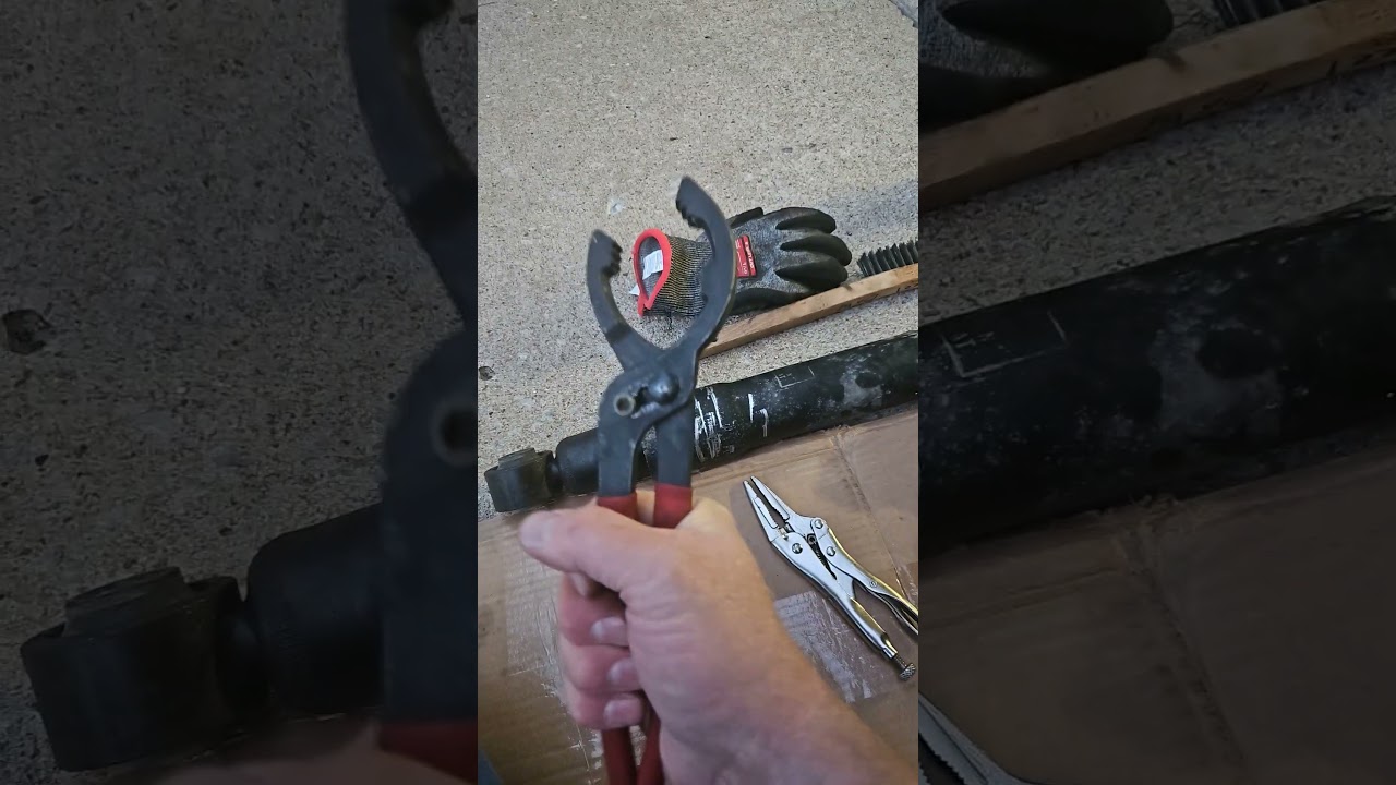 1st Generation Toyota Sequoia Rear Shock Removal - Quick Tips