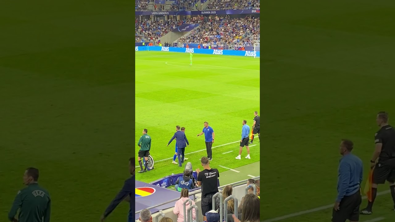 Posledn&eacute; objatie medzi Jaroslavom Kento&scaron;om a Tom&aacute;&scaron;om Suslovom na ME vo futbale do 21 rokov 2025