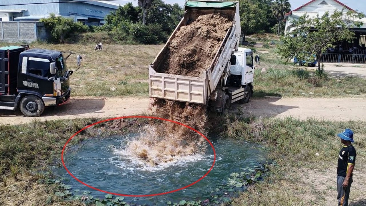 First Start Amazing PROJECT!! Filling Land Delete Garbage Pond Use Strong Bulldozer & 5ton Truck.