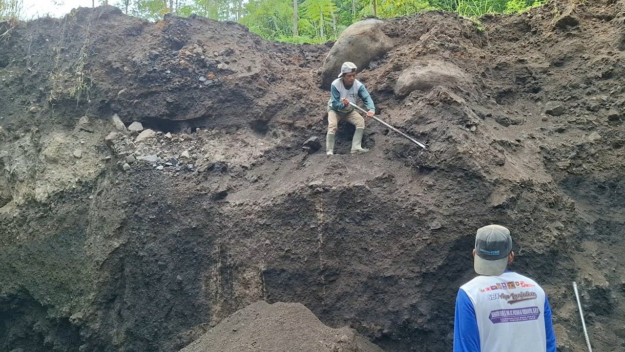 ancient sand cliff mining