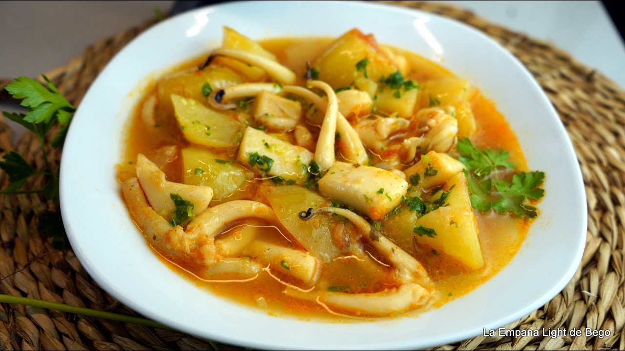 Sepia guisada con patatas con Caldo Casero - Receta Tradicional Fácil y Deliciosa