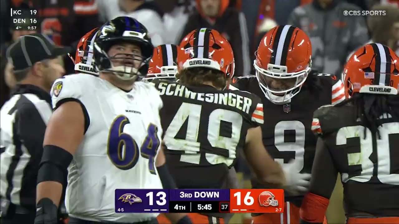 Carson Schwesinger's top plays from 2025 season
