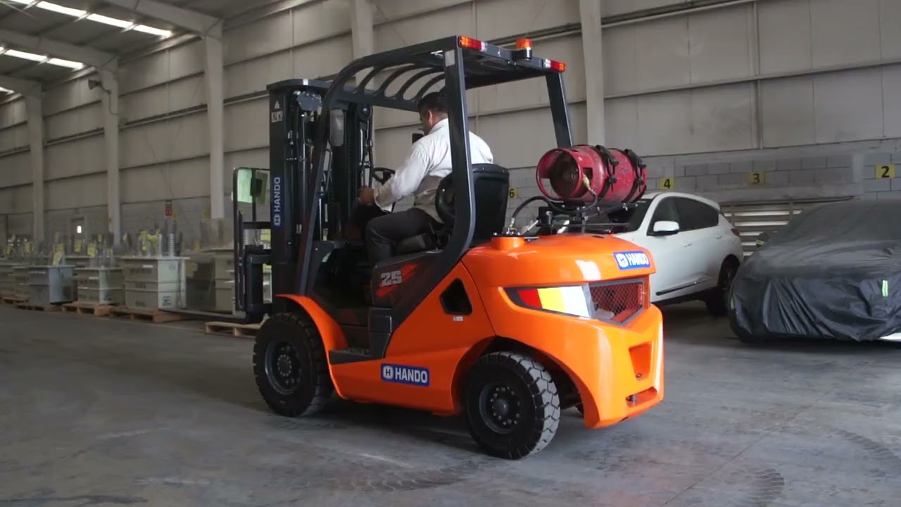 Como Operar o Manejar Montacargas Marca HANDO Modelo LG25GLT DUAL (Gasolina/GasLP) de 5500 Libras