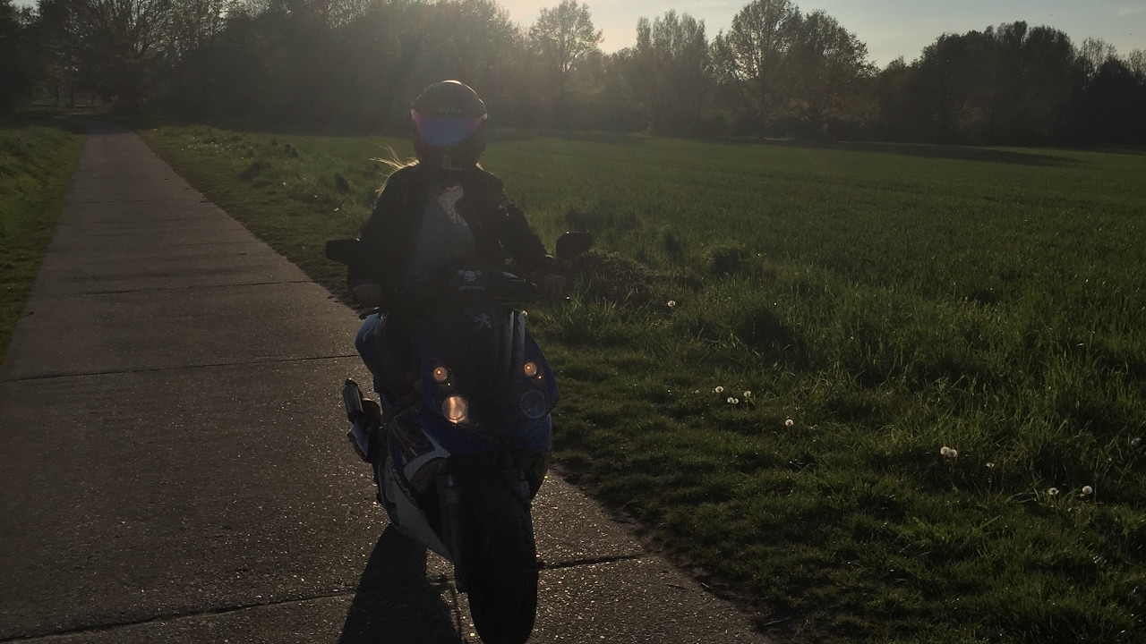 Meine Schwester fährt das erste mal mein Roller / GoPro Hero 4 / Roller vlog / Fun Riderz