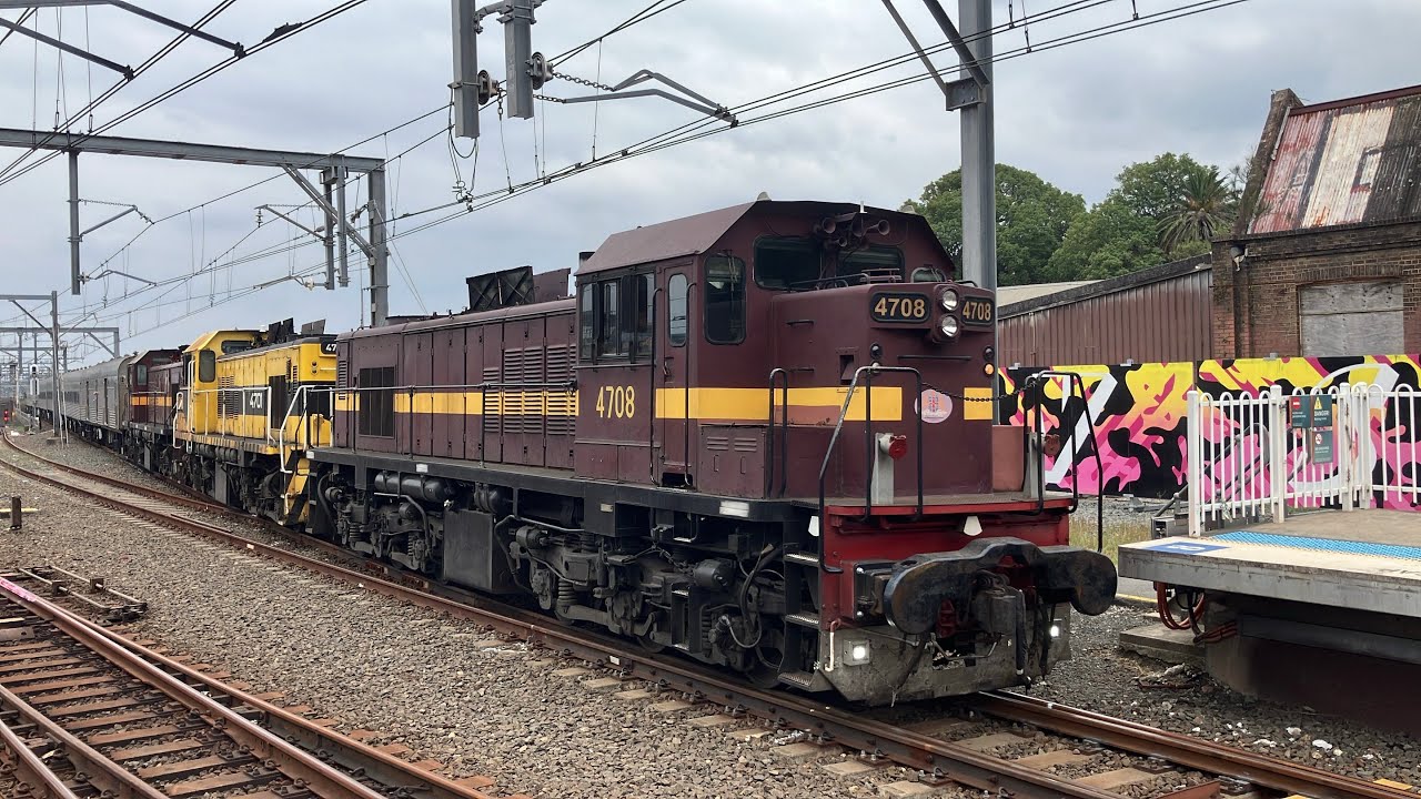 Sharky Train Vlogs 85: Redfern including a weird train???