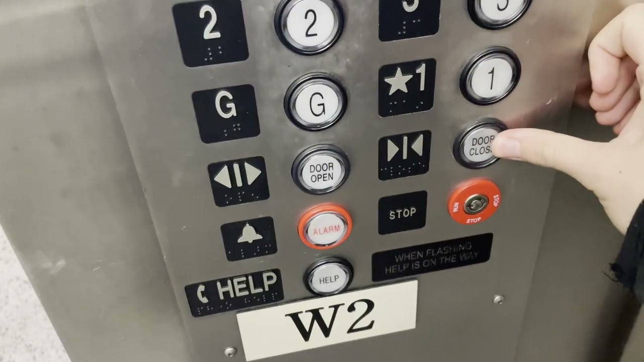 Unknown Traction Elevators at KU Hospital (part 1)