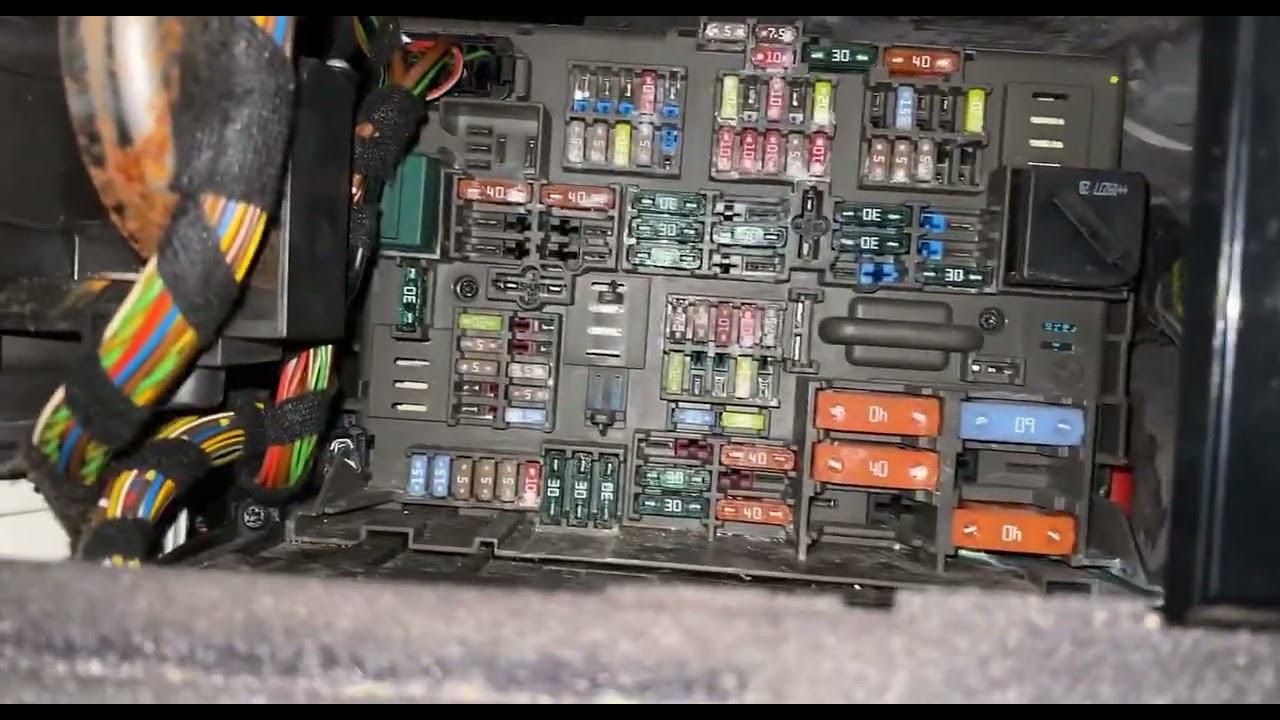 2007 bmw 328i Fuse Box Noise