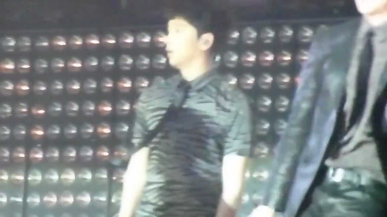 [FANCAM] 120208 - 2PM at Music Bank Paris