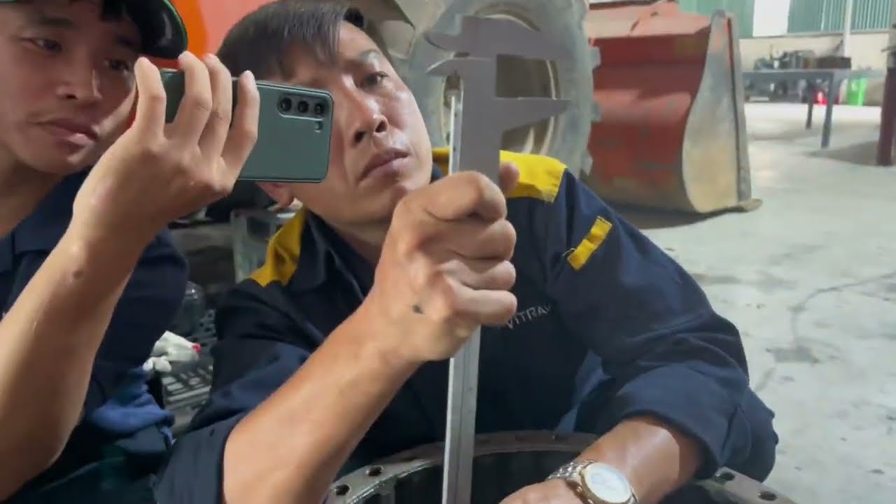 CỤM BÁNH RĂNG HÀNH TINH TRONG HỘP SỐ DI CHUYỂN MÁY XÚC HITACHI