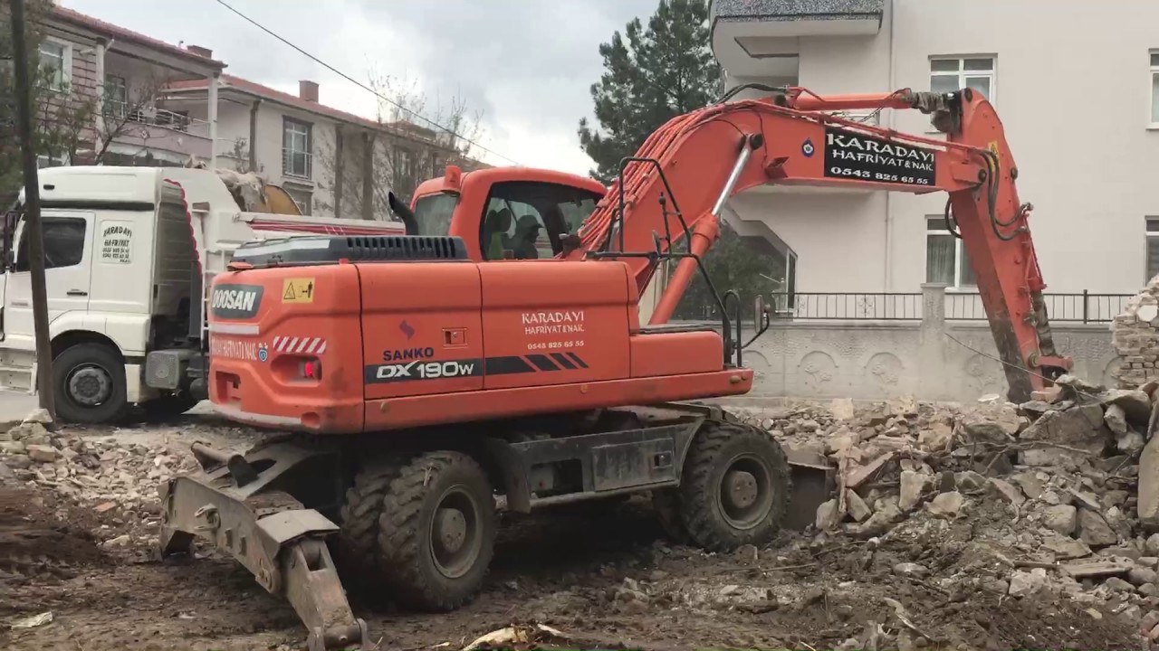 İNŞAAT ESKİ BİNA YIKIYOR DOOSAN DX 190 W İLE MERCEDES AXOR