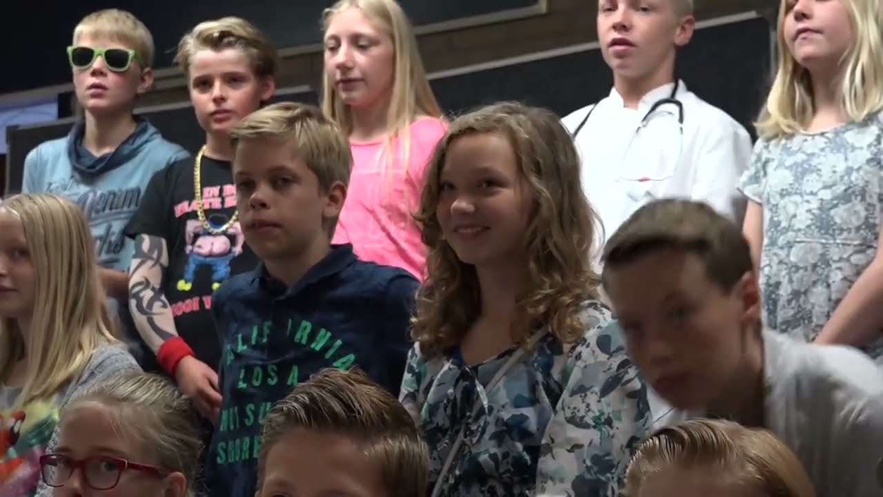 8030b 2016 groep 1 en 2 Gaarlandtschool Nijeveen computeren musical groep 3