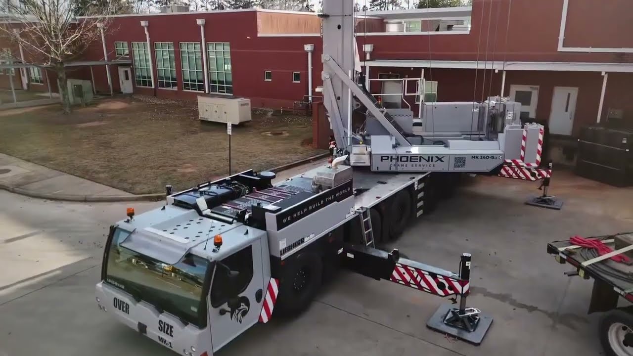 Liebherr MK140-5.1 at Gaines Elementary School in Athens, GA