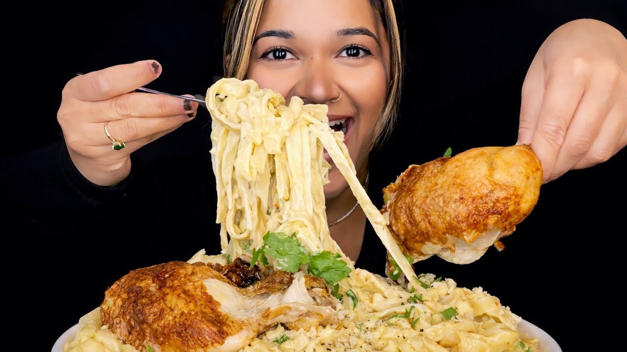 ASMR Eating Creamy Cheesy Alfredo Pasta (So Delicious!)