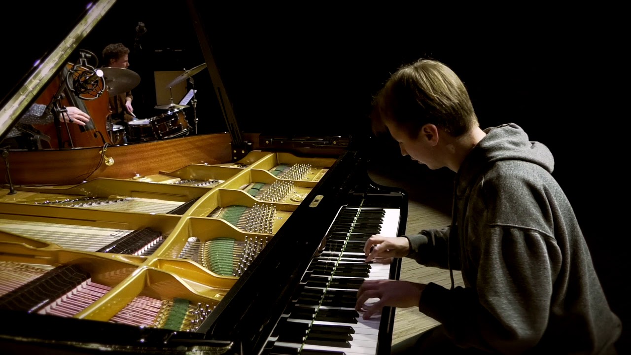 Tuomas Korhonen Trio - Oleo
