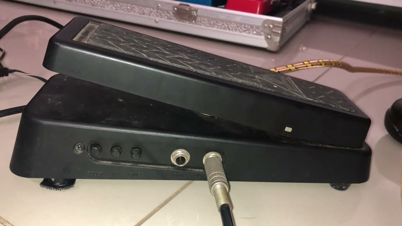 Pedal Behringer Hellbabe HB01 - Wah Wah