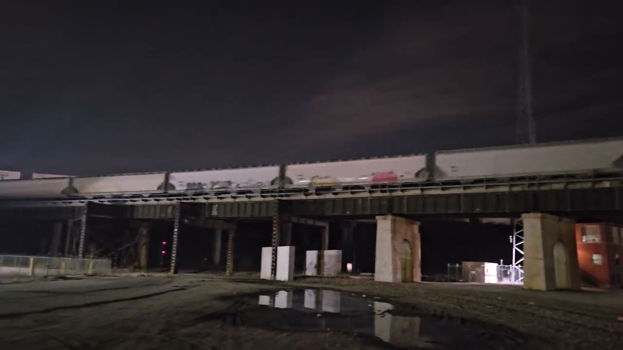 Visiting Santa Fe Junction in Kansas City Missouri with a Union Pacific and a BNSF train meet. 