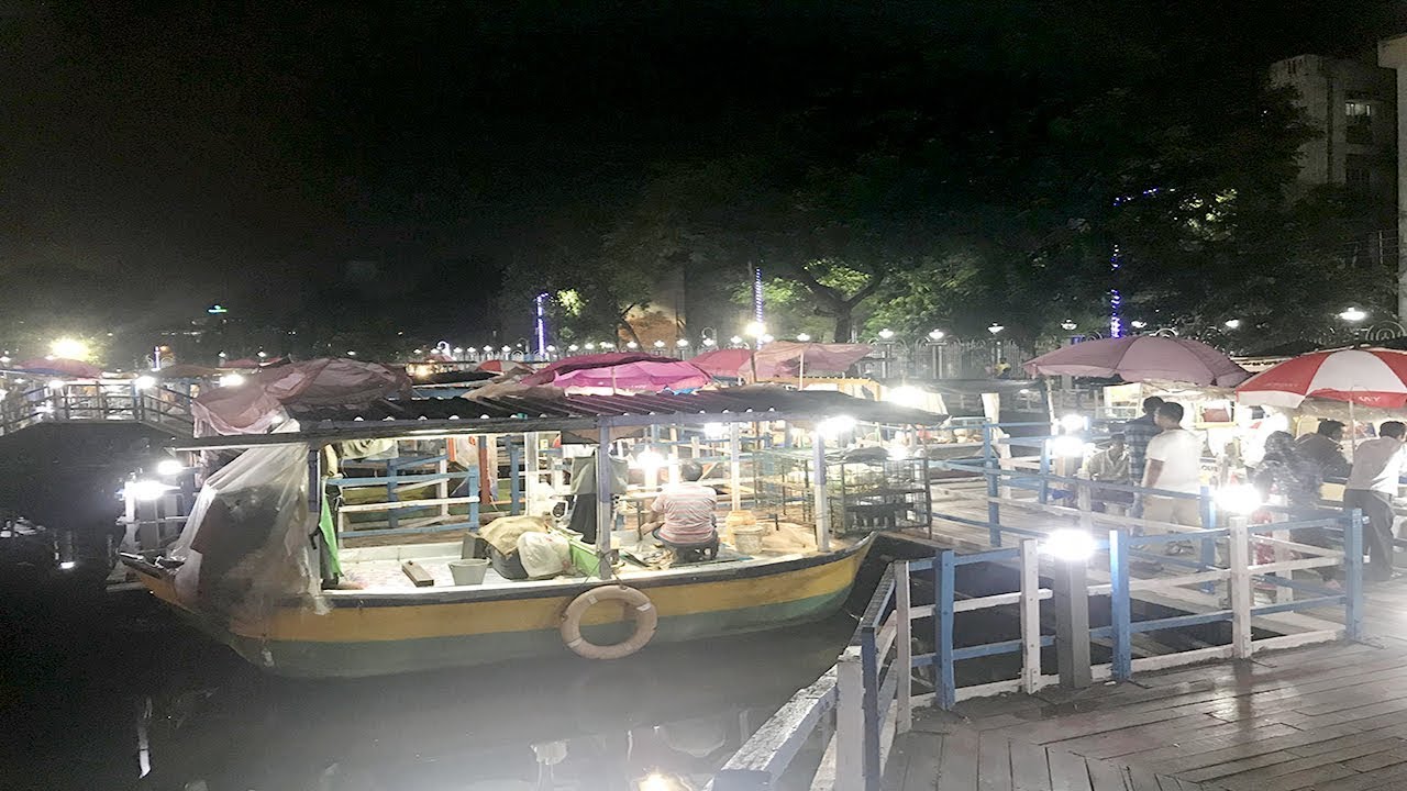 Kolkata Floating Market Puchka Eating | Kolkata Pani Puri