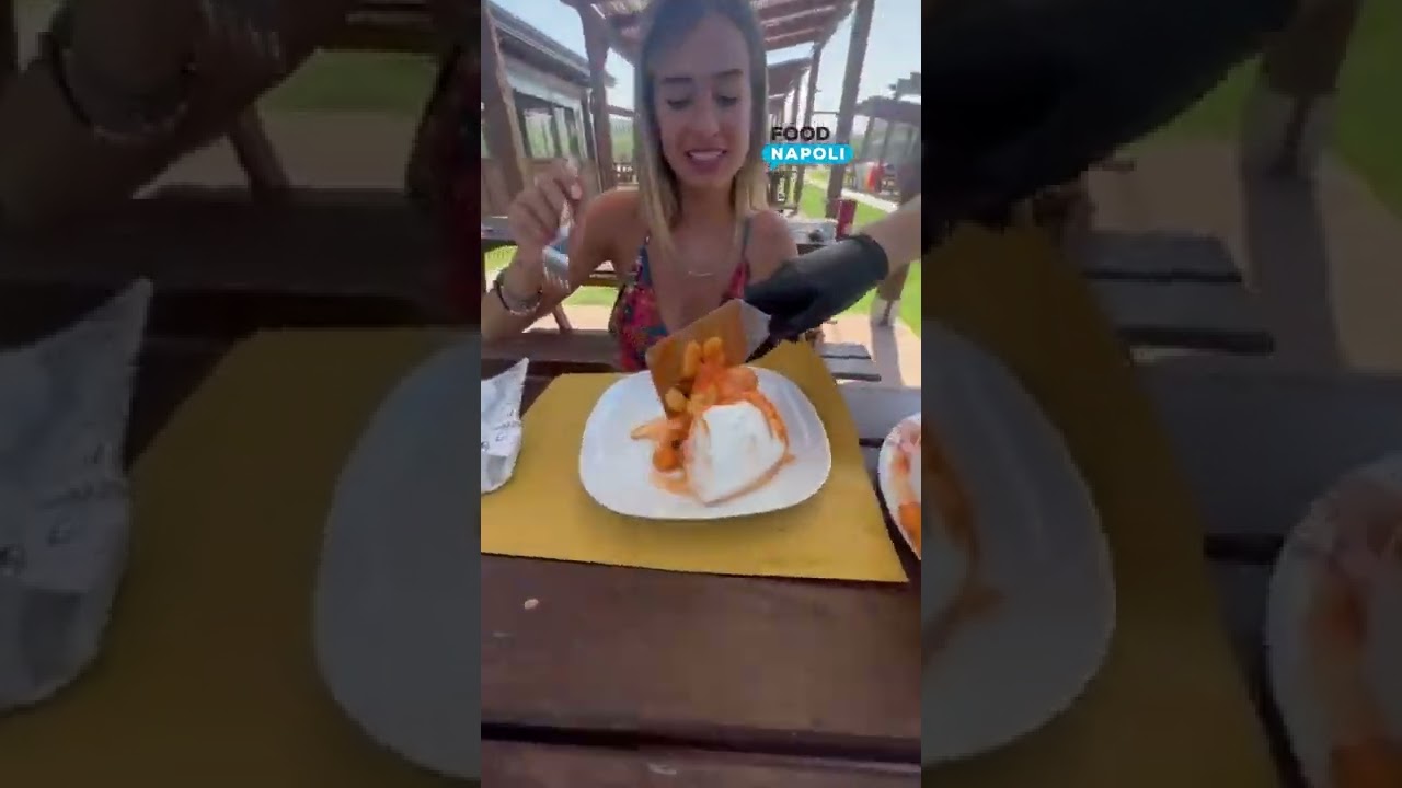La Zizzona di Battipaglia con gli gnocchi e la parmigiana
