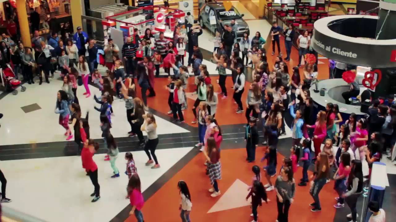 Flashmob Nine Shopping primavera 2016