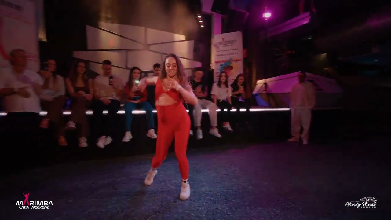 Yaiza Molero / Bad Bunny - LA MuDANZA