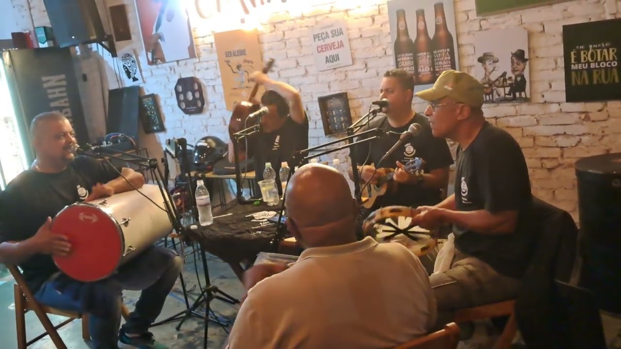 Sextou com meus pais no ohmadalena bar para ouvir meus amigos do Grupo Toca do samba .parte 14
