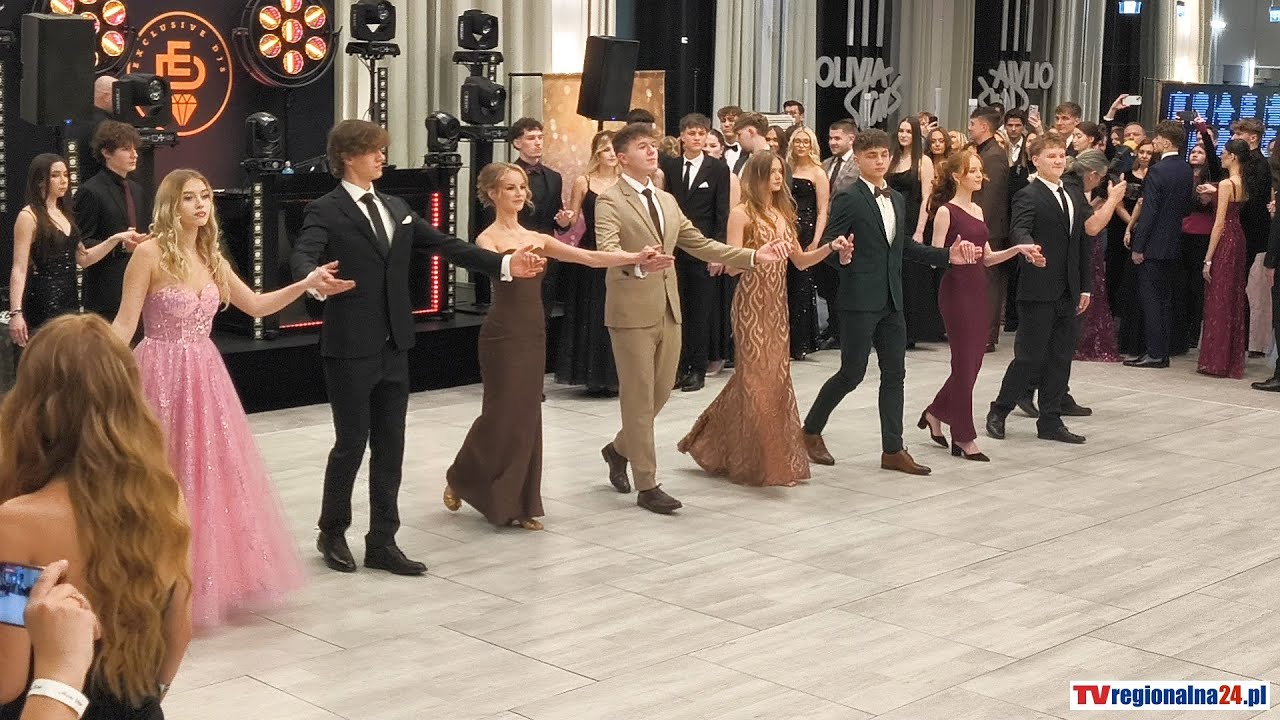 Studniówka maturzystów II LO w Malborku na 34. piętrze Olivia Star. Wideo